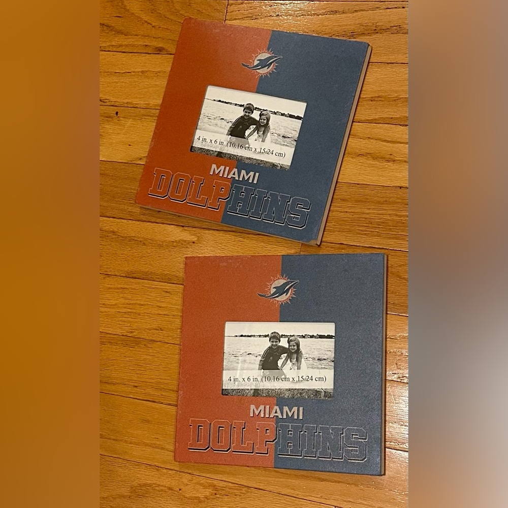 Miami Dolphins picture frames - set of two

Holds 4” x 6” photo